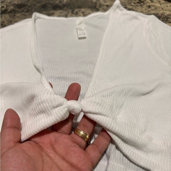 ALO Yoga White Knot-Front Ribbed Short Sleeve Crop Top - Picture 6 of 8